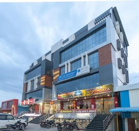 Hotel Famous Residency à Tiruchirappalli Extérieur photo