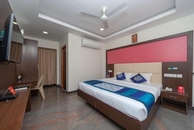 Hotel Famous Residency à Tiruchirappalli Extérieur photo