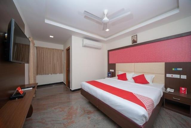 Hotel Famous Residency à Tiruchirappalli Extérieur photo